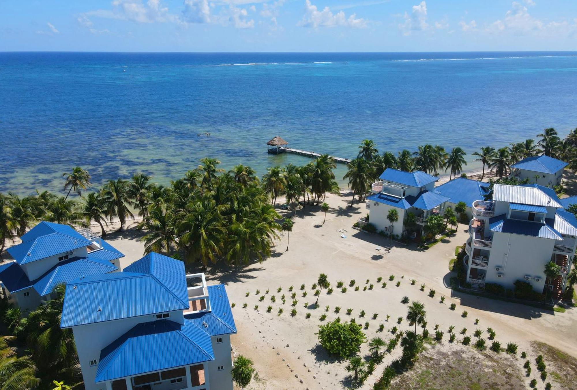 Sapphire Beach Resort San Pedro  Exterior photo